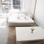 Apartamento Lovely Modern 1 Bedroom *