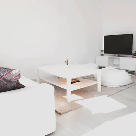 Lovely Modern 1 Bedroom