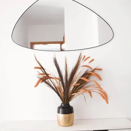 Lovely Modern 1 Bedroom