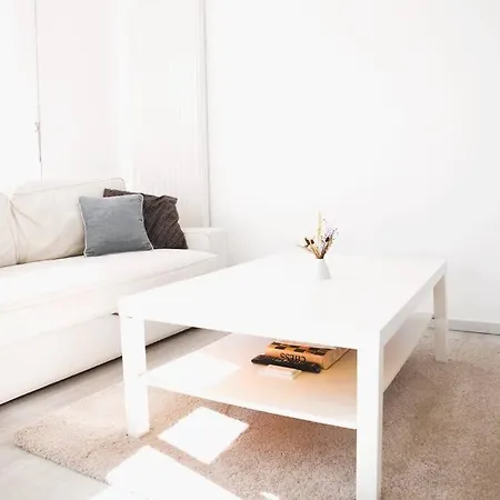 Lovely Modern 1 Bedroom