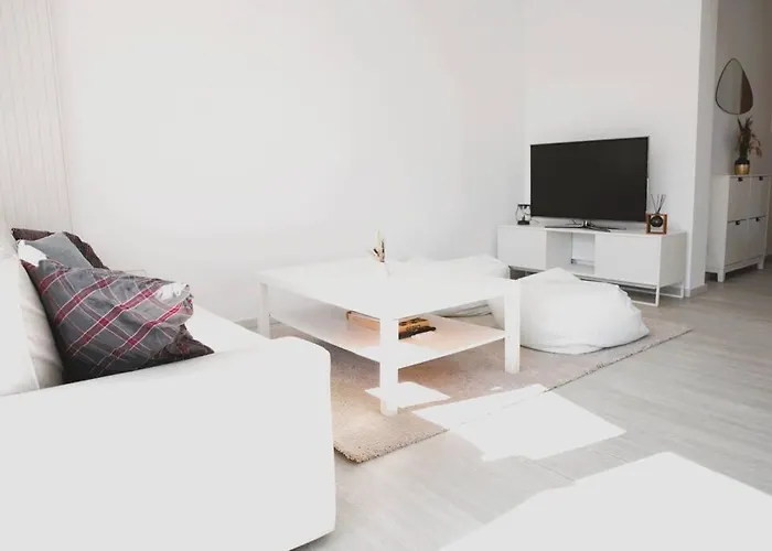 Lovely Modern 1 Bedroom