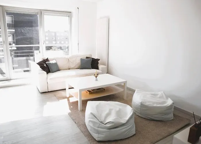 Lovely Modern 1 Bedroom Апартаменты