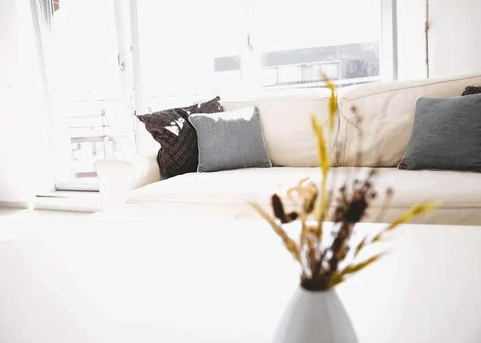 Lägenhet Lovely Modern 1 Bedroom *