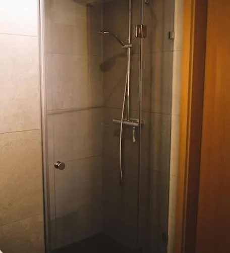 Lovely Modern 1 Bedroom *